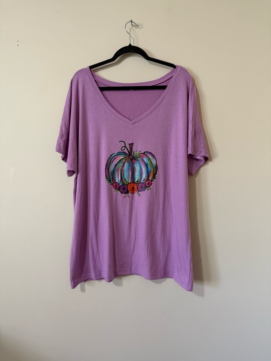 Tops - Women’s Lavender V-Neck Tee with Colorful Pumpkin Graphic
